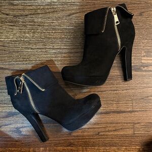 Guess Black Heeled Boots with Gold Zipper